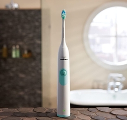 Sonický zubní kartáček Philips HX6231/01 Sonicare Plaque Defence